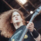 Jason Newsted tocando en vivo con Metallica
