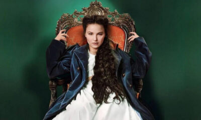 Devrim Lingnau como Isabel de Baviera en “La emperatriz”
