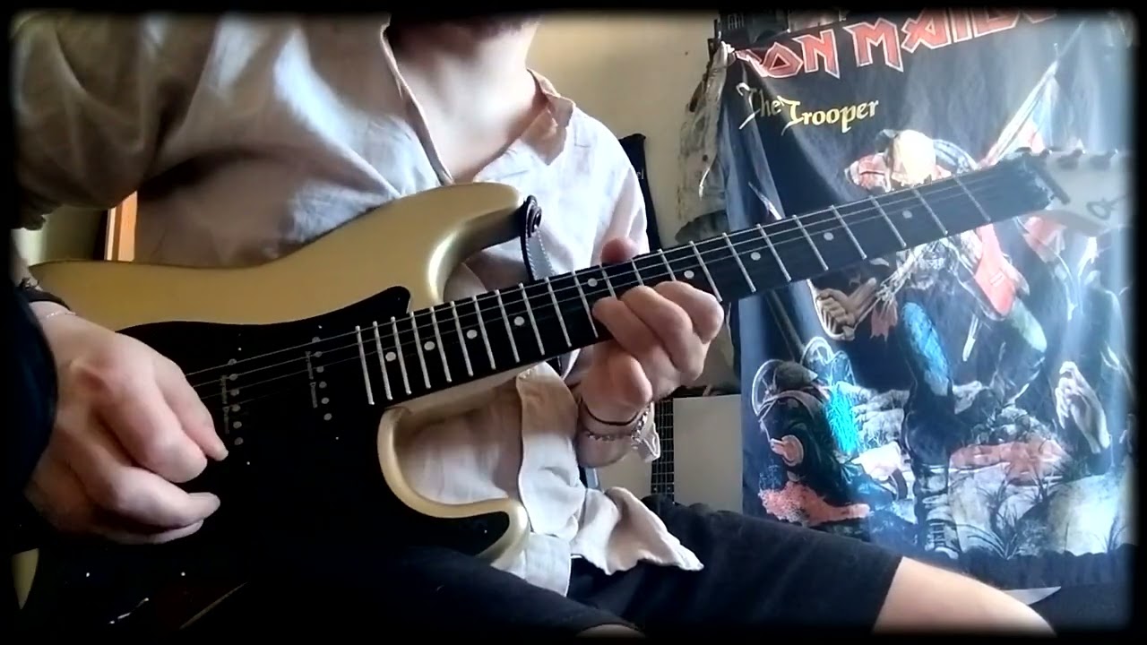 Adrian Smith explica por qué sigue disfrutando tocar «Fear of the Dark» en vivo