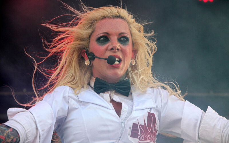 In This Moment regresa con Sleeping With The Enemy y prepara su noveno álbum