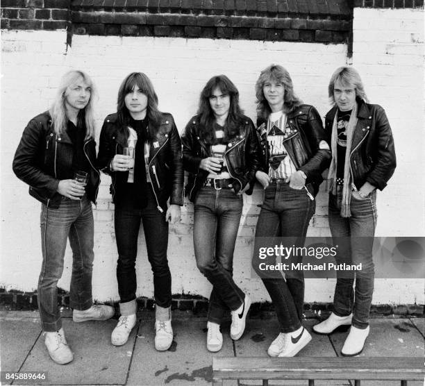 Hallowed Be Thy Name (Iron Maiden): letra en español, traducción y significado