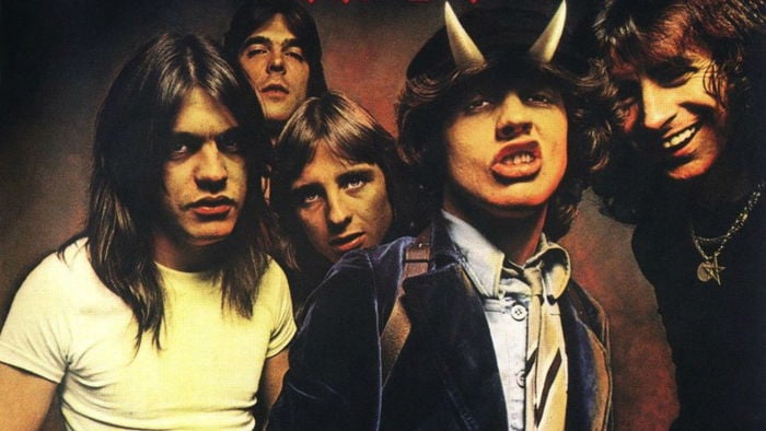 La canción de AC/DC que sigue erizando la piel de Angus Young