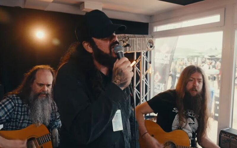 Evergrey sorprende con un cover acústico de Wasted Years de Iron Maiden en el Sweden Rock