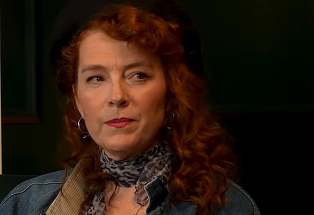 Melissa Auf der Maur compartirá su mirada íntima a los 90 en libro de fotografías