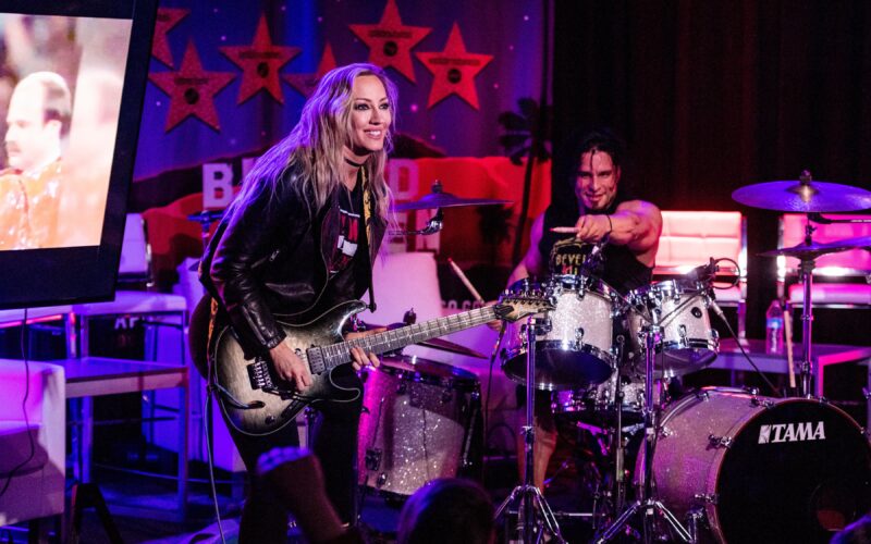 Nita Strauss y Josh Villalta dan la bienvenida a su primer hijo, Maxwell James