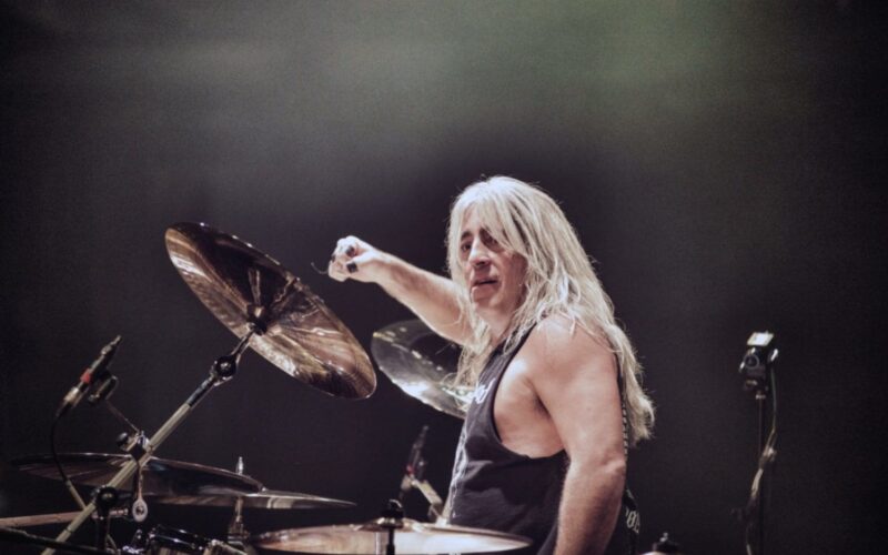 La estricta rutina de Mikkey Dee para no equivocarse nunca en la batería