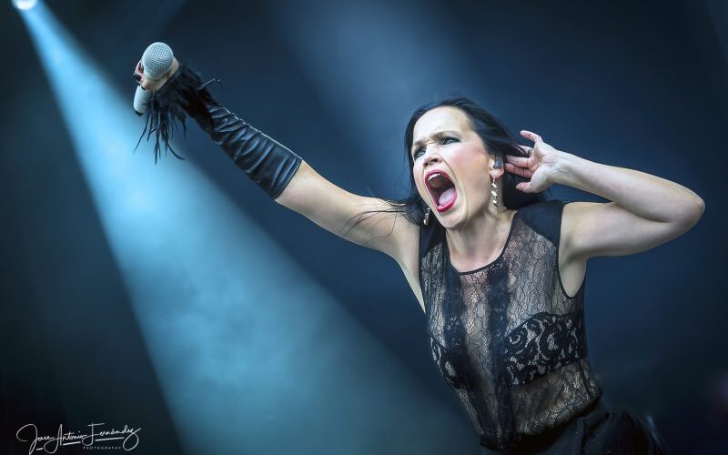 Frisson Noir: Tarja Turunen reafirma su lugar en el metal
