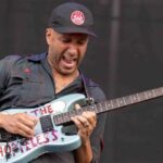 Tom Morello confiesa que le roba riffs a su hijo Roman Morello para componer canciones