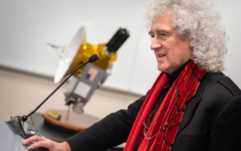 Brian May de Queen expone las limitaciones de la inteligencia artificial en la música