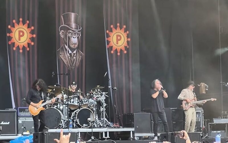 Primus y Mark Osegueda de Death Angel rinden tributo a Dio en vivo