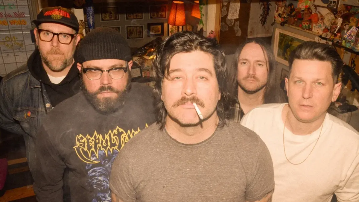 Dead Tired estrena video musical para ‘The Pull’ con Chris Cresswell