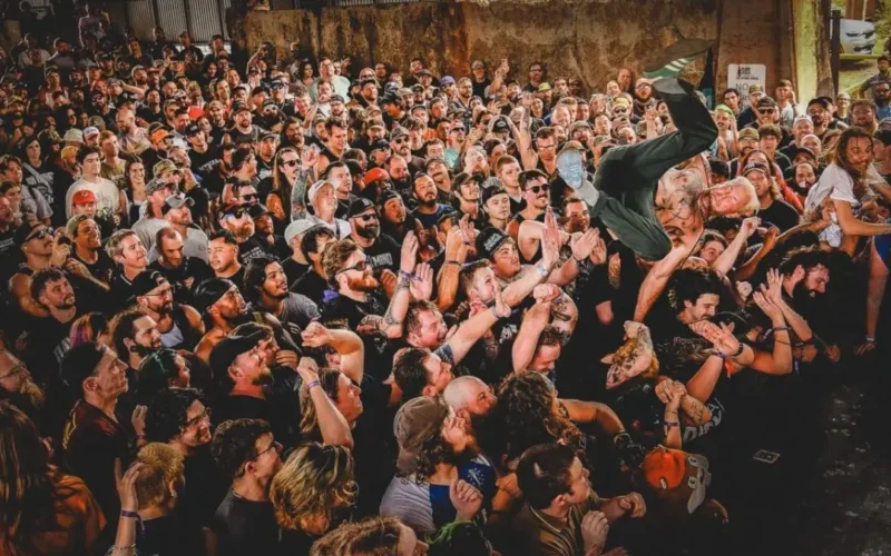 Haywire lanza su debut en Roadrunner Records con <I>