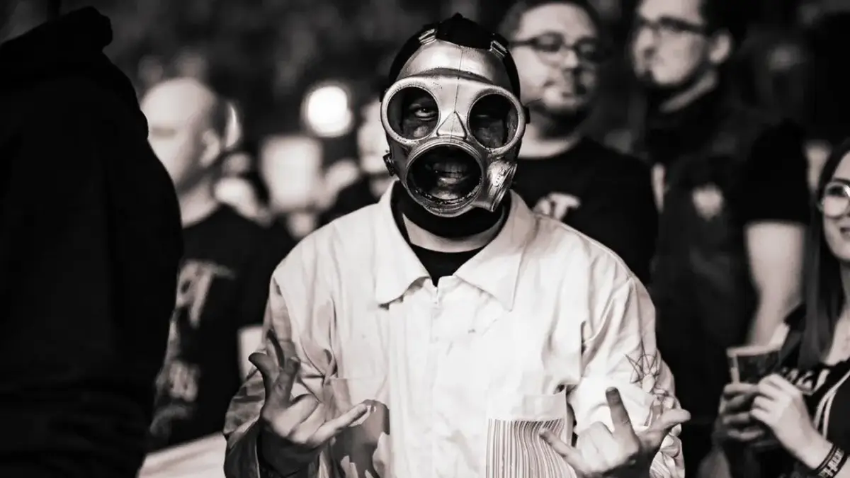 Kelly Osbourne lanza mensajes crípticos que apuntan a Sid Wilson de Slipknot