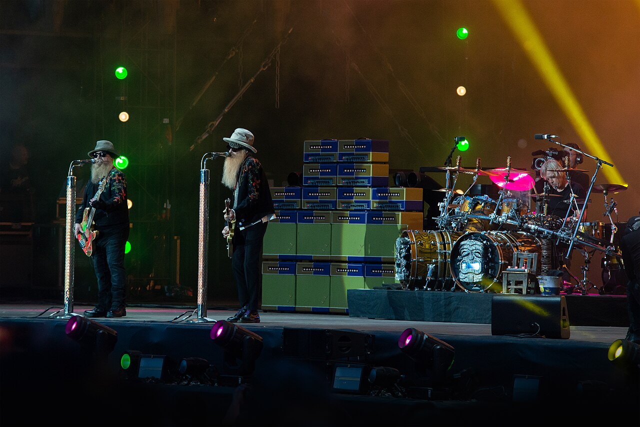 ZZ Top en concierto; la banda dio su primer show tras la muerte de Frank Beard