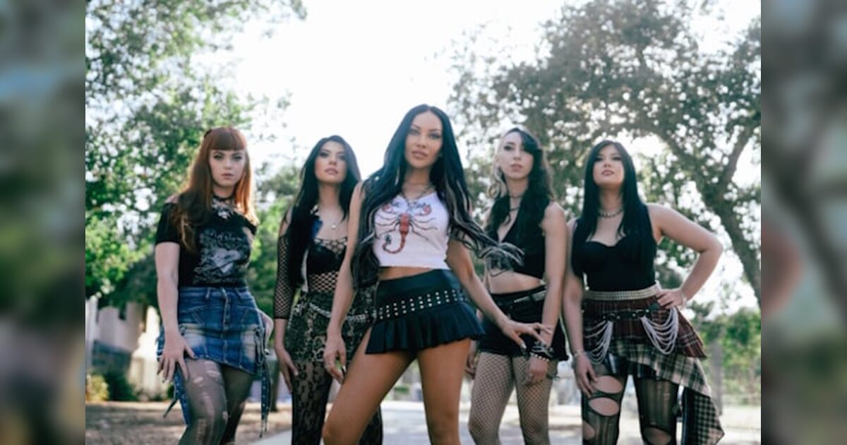 THE VIOLENT HOUR, con Carla Harvey y Charlie Benante, estrena video de «Screenager»