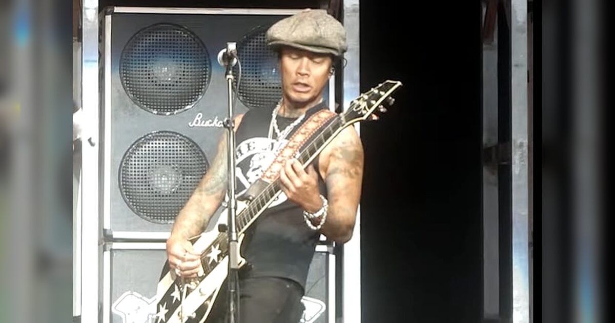 Guitarrista de Buckcherry comparte detalles del trágico accidente de autobús de la banda