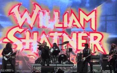 William Shatner impacta en Riot Fest con su banda de metal The *uckers