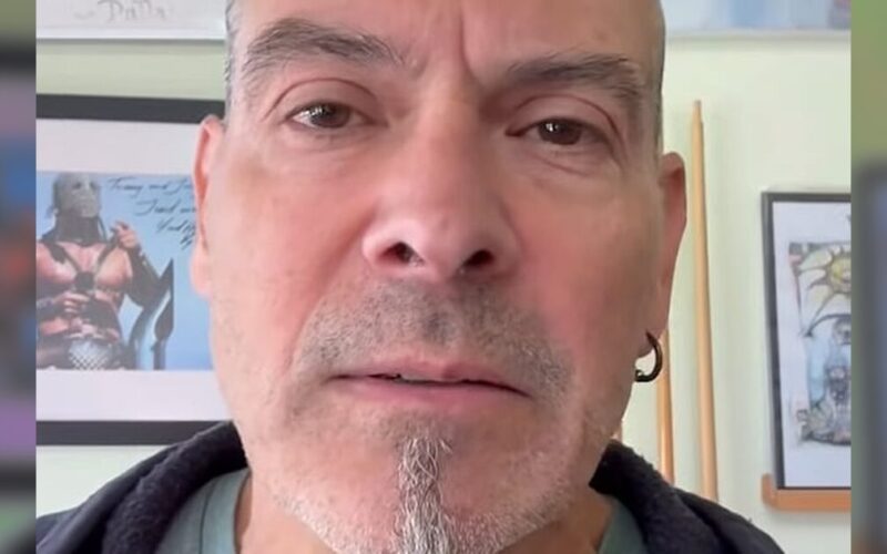 Joey Vera de Armored Saint reflexiona sobre la identidad musical de la banda