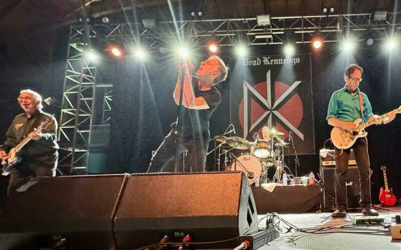 East Bay Ray de Dead Kennedys es diagnosticado con Parkinson
