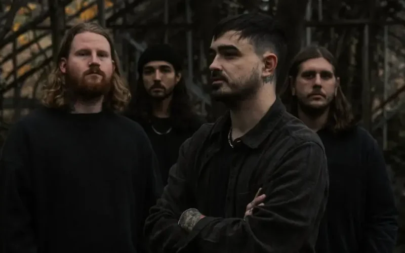 Like Moths To Flames completa su EP Does Heaven Ever Mourn For Me