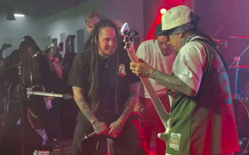 Fieldy y Head de Korn se unen en el escenario