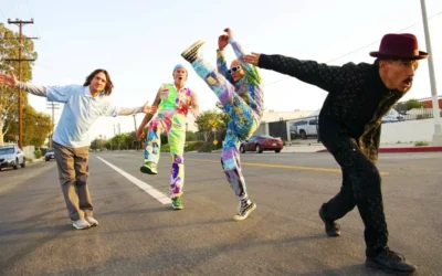 Red Hot Chili Peppers y Foo Fighters encabezan concierto benéfico en Los Ángeles