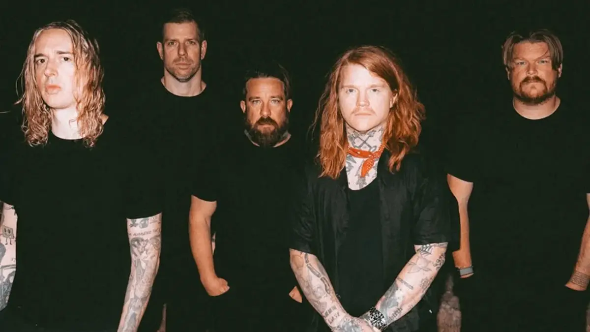 Underoath estrena video en vivo de "Breathing In A New Mentality"