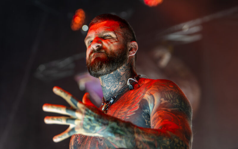 Alex Terrible de Slaughter to Prevail reflexiona sobre la masculinidad