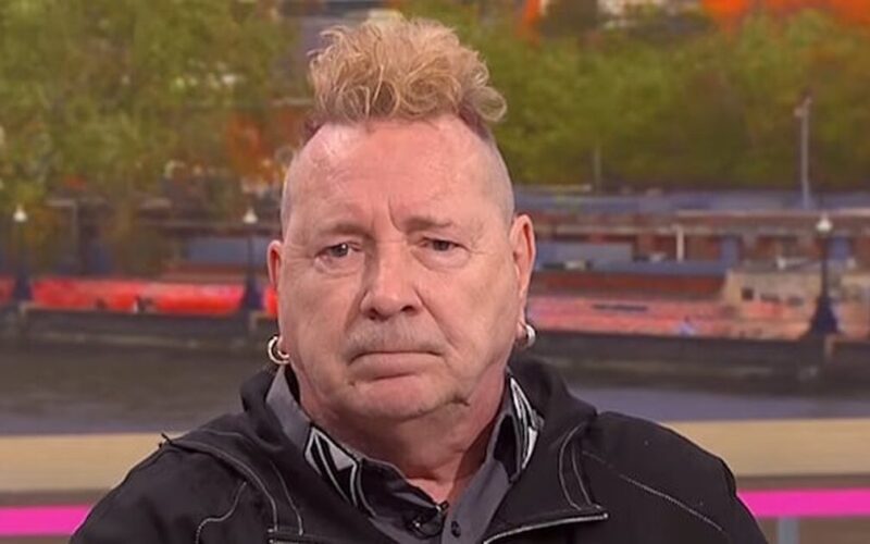 John Lydon arremete contra excompañeros de Sex Pistols por “hienas mentirosas”