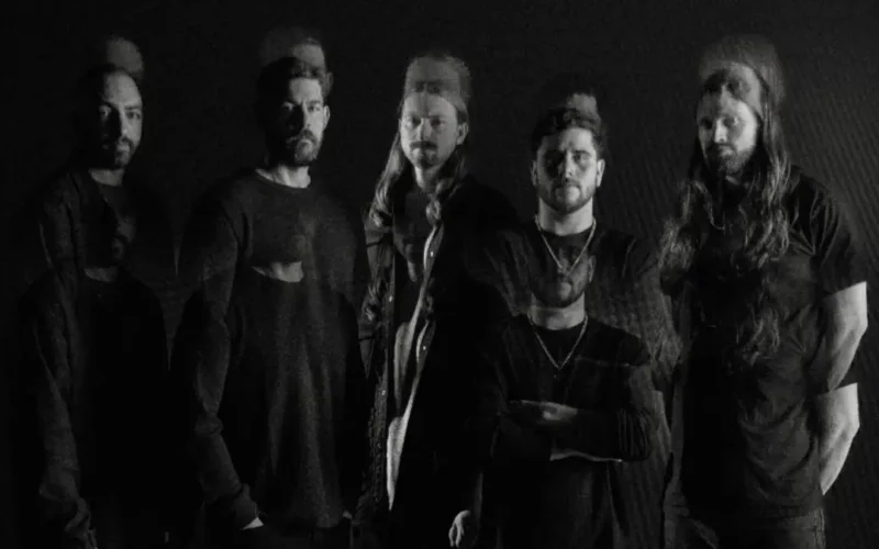 Currents firma con Rise Records y estrena «Retributioner» de su LP
