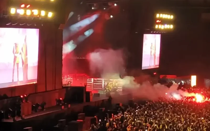 Bruce Dickinson de Iron Maiden interpretó “The Trooper” desde backstage en Ecuador