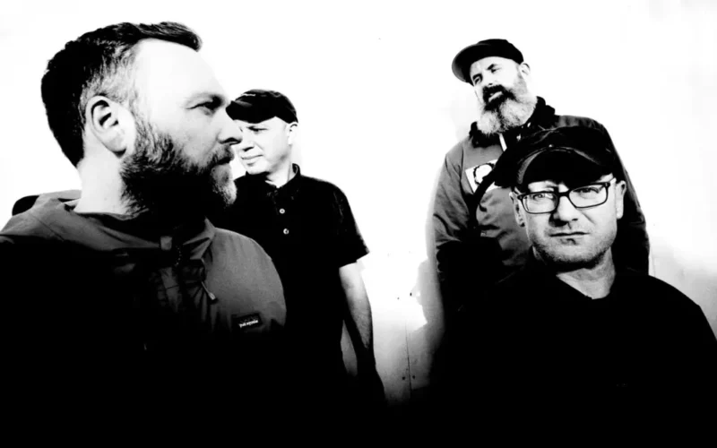 Mogwai estrena tema con Iggy Pop y anuncia compilación Happy Tears