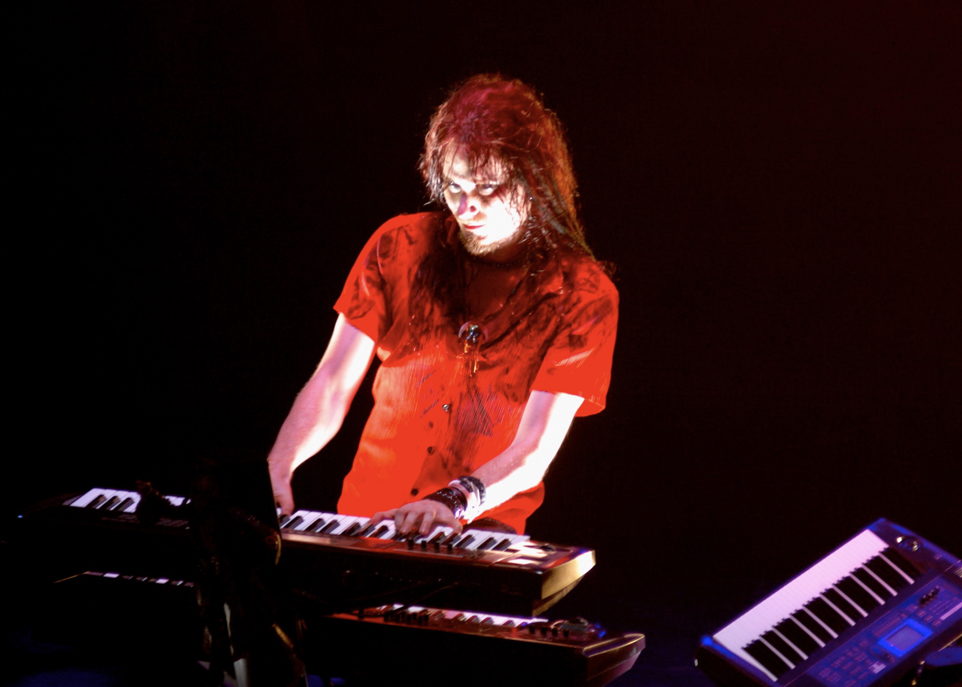 Tuomas Holopainen, fundador y compositor principal de Nightwish, sobre el escenario
