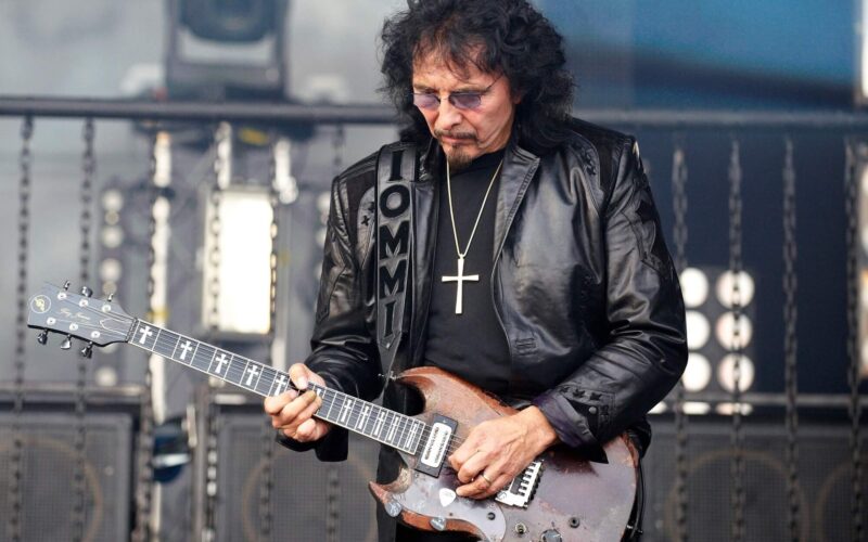 Tony Iommi estrena Stormwatcher: el demoledor segundo sencillo de su próximo disco solista From the Dark