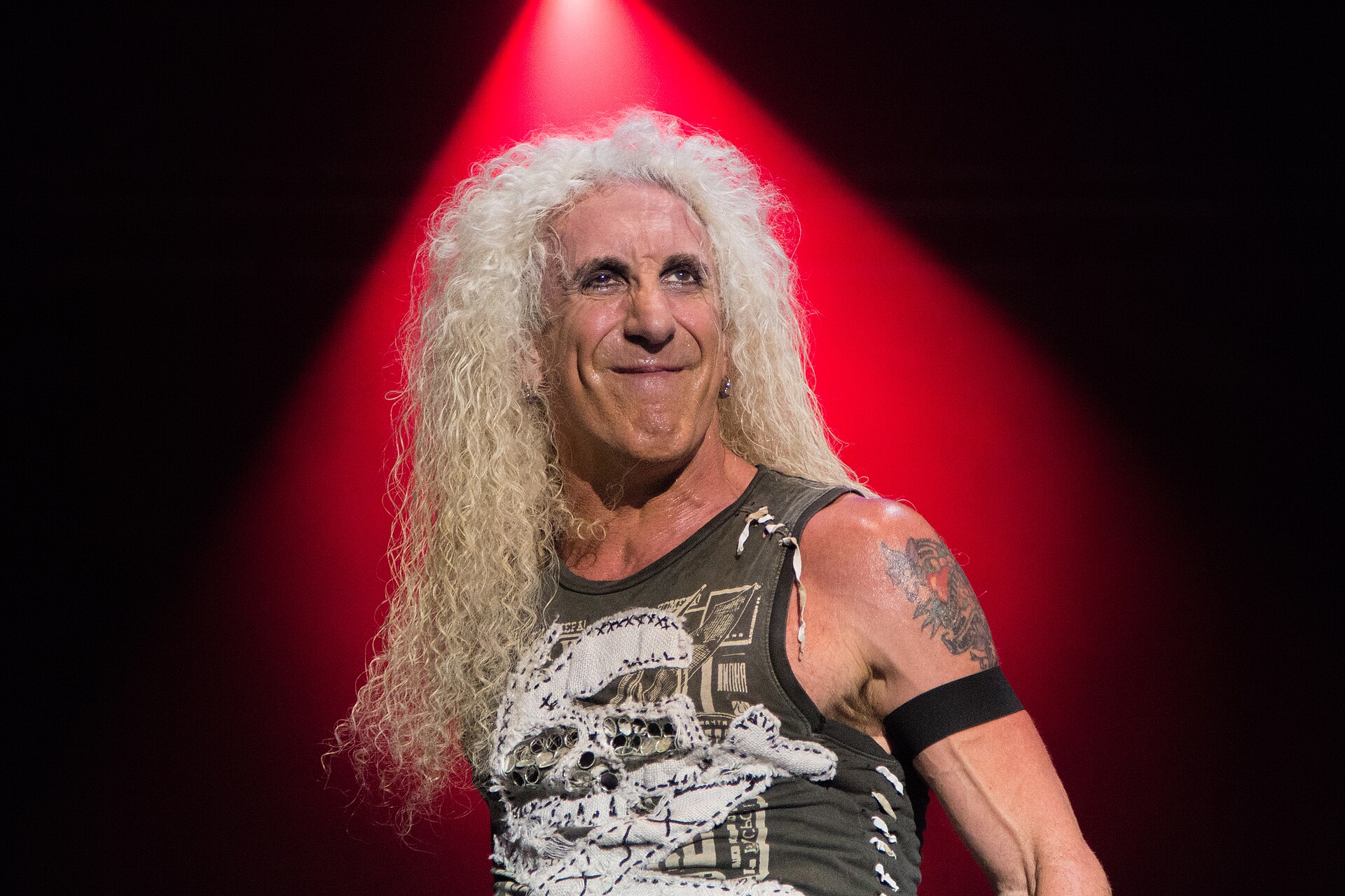 Twisted Sister tocando en vivo durante el See-Rock Festival de 2014